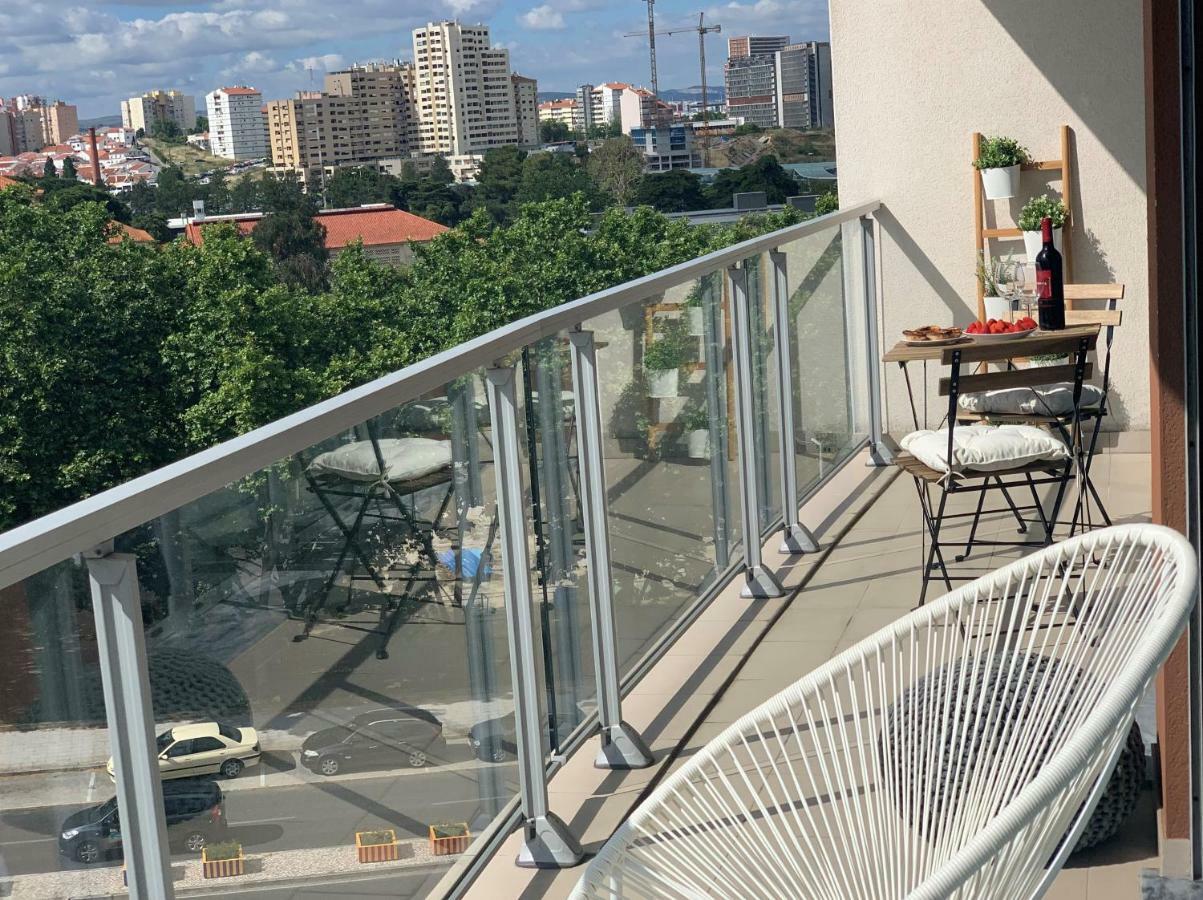 Charming Apartment With Balcony & Pool Lisboa Екстериор снимка